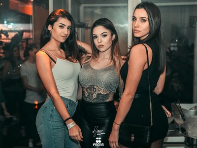 chicas pacha barcelona